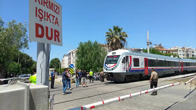 Trenin altında kalan yaşlı adam hastaneye kaldırıldı