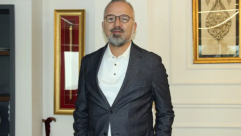 AK Partili Yıldız'dan İzmir Şehir Tiyatroları eleştirisi: Bir oyuna 4 milyon lirayı aşan harcama