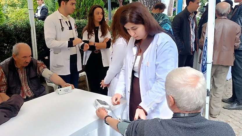 Ege Üniversitesi Dünya Kalp Günü'nde Bozdağ'da sağlıklı yaşam etkinliği düzenledi