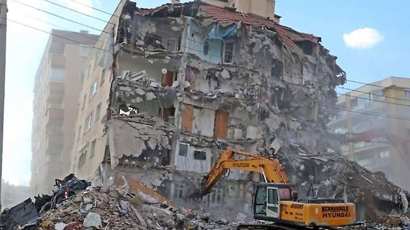 Hüseyin Aslan'dan deprem uyarısı: Uydu kentler acilen hayata geçirilmeli