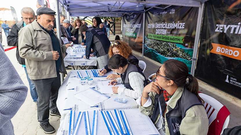 İzmir'de 391 zeytin üreticisine destek