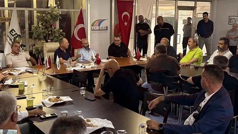 İzmir Otogarı'nda birlik mesajı: Esnaf tek çatı altında buluştu