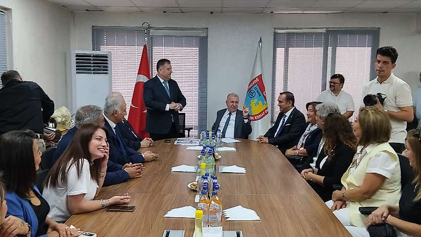 Özdağ, İzmirli taksicilerle buluştu! Esnafın sorunları masaya yatırıldı