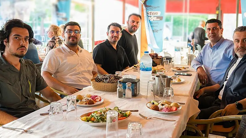 Radikal Eğitim Kurumları'nda 'Gelenekten Geleceğe' buluşması