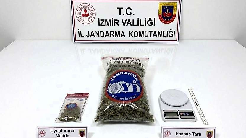 Torbalı'da fabrika alanındaki konteynerde uyuşturucu ele geçirildi: 3 gözaltı
