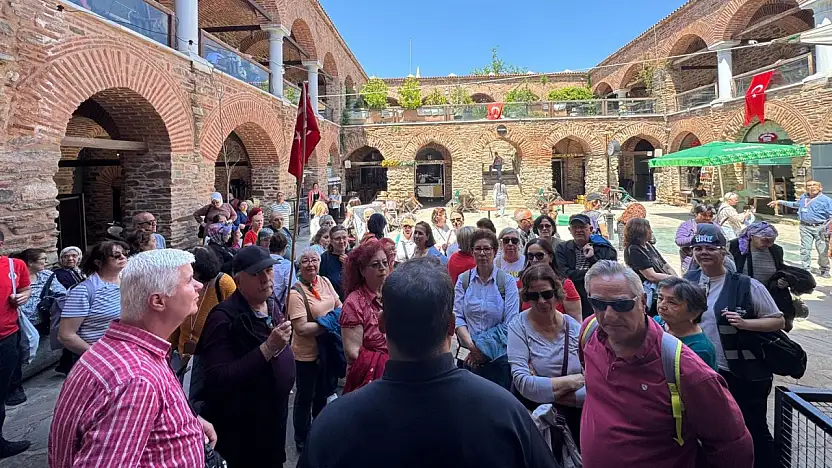 Torbalılı emeklilere ücretsiz İzmir turu desteği