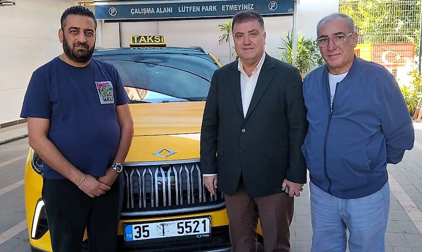 Başkan Erkan Özkan: 'Yerli gururumuz TOGG, artık İzmir'de taksi olarak hizmet veriyor'