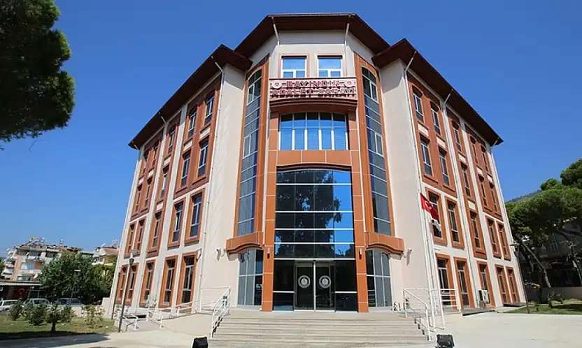 Bayındır'da yasa dışı bahis operasyonu: 3 şüpheli tutuklandı