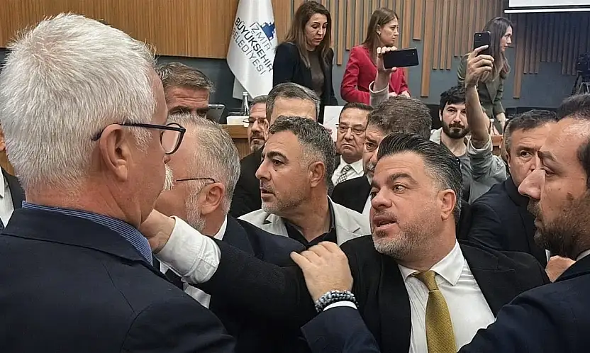 İzmir Büyükşehir Meclisi'nde tartışmalı oturum