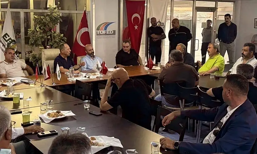 İzmir Otogarı'nda birlik mesajı: Esnaf tek çatı altında buluştu