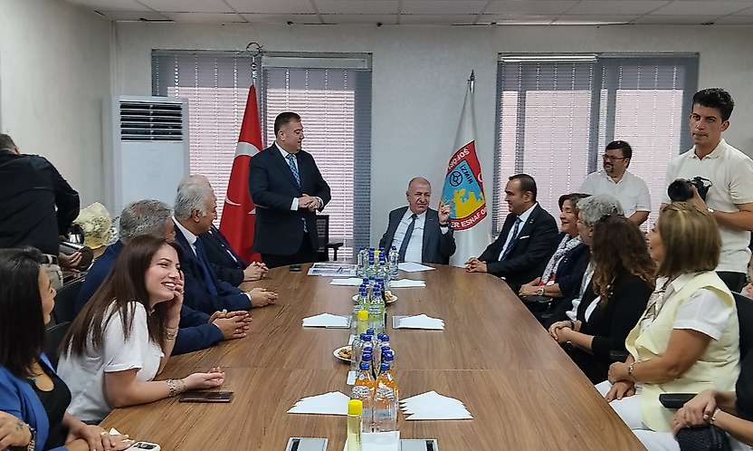 Özdağ, İzmirli taksicilerle buluştu! Esnafın sorunları masaya yatırıldı