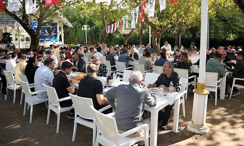 Torbalı'da İşitme Engelliler Haftası'nda anlamlı buluşma
